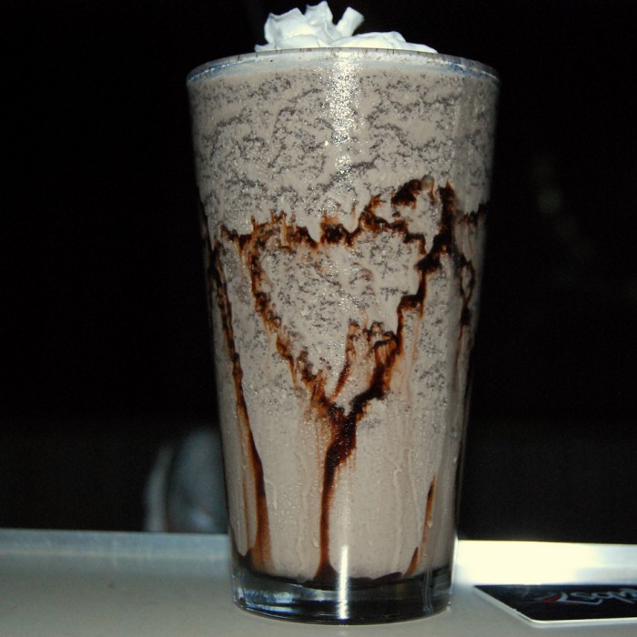 Irresistibly Creamy Oreo Mudslide Recipe