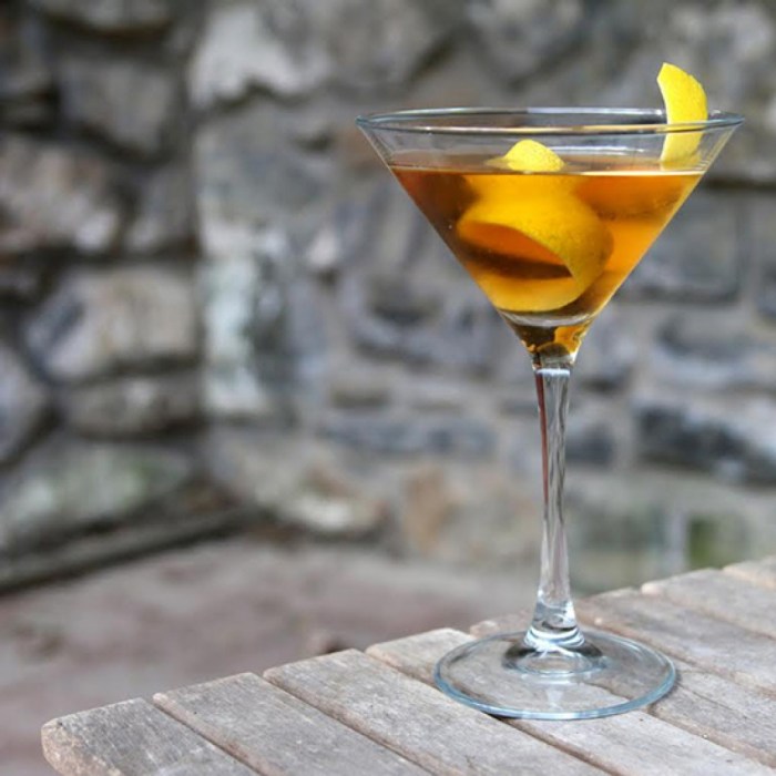 Discover the Unique and Refreshing Flavors of the Quarter Deck Cocktail Recipe