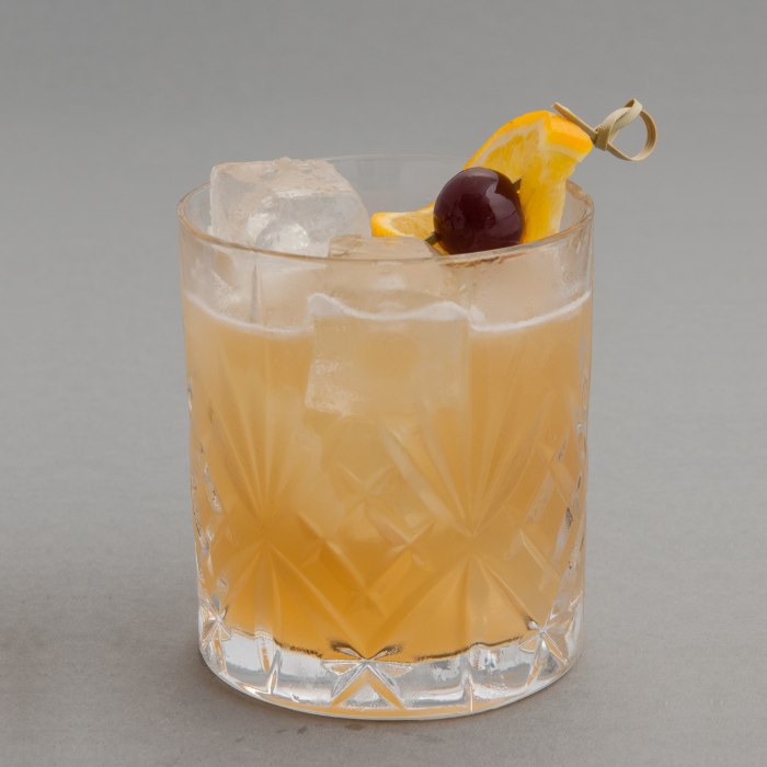 Whiskey Sour Recipe: The Classic Cocktail With a Perfect Balance of Sweet and Sour